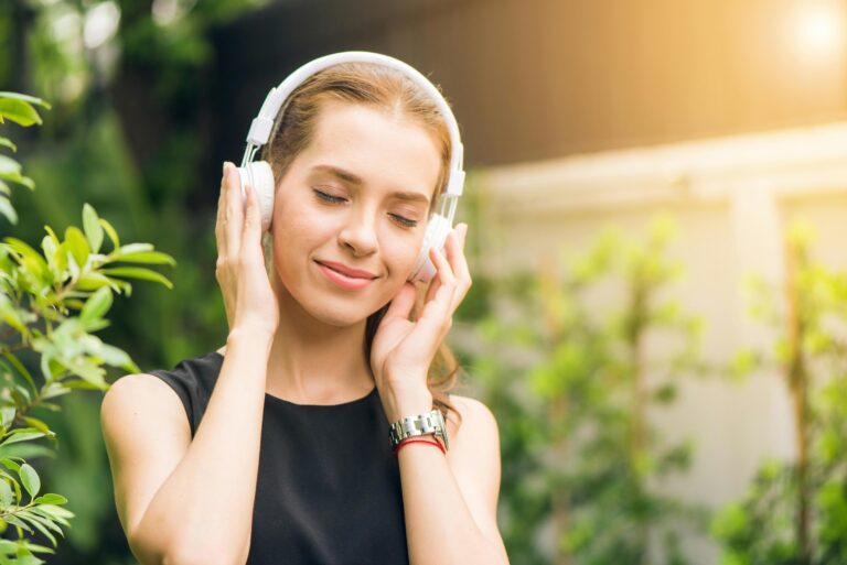 How to Unlock Your Potential with a Manifestation Audio Program in 2025 – Full Guide for Beginners